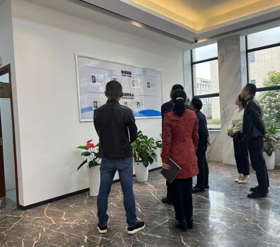 ?熱烈歡迎雨花經(jīng)開區(qū)領(lǐng)導(dǎo)一行來訪紐帕科技！